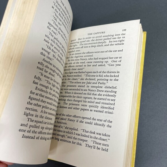 The Secret of the Old Clock by Carolyn Keene Nancy Drew Mystery Stories - Picture 4 of 6